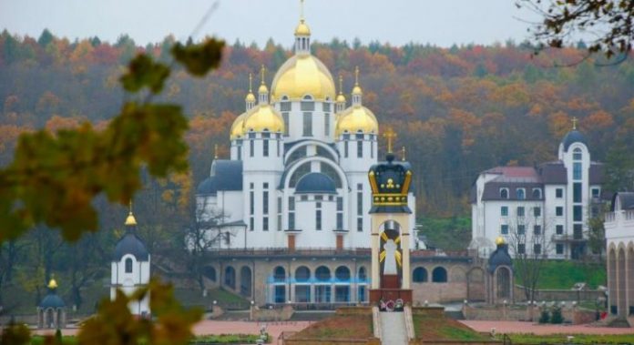 ВРАЖАЮЧЕ ДИВО! На Тернопільщині в Зарваниці сталось таке, що шокувало всіх