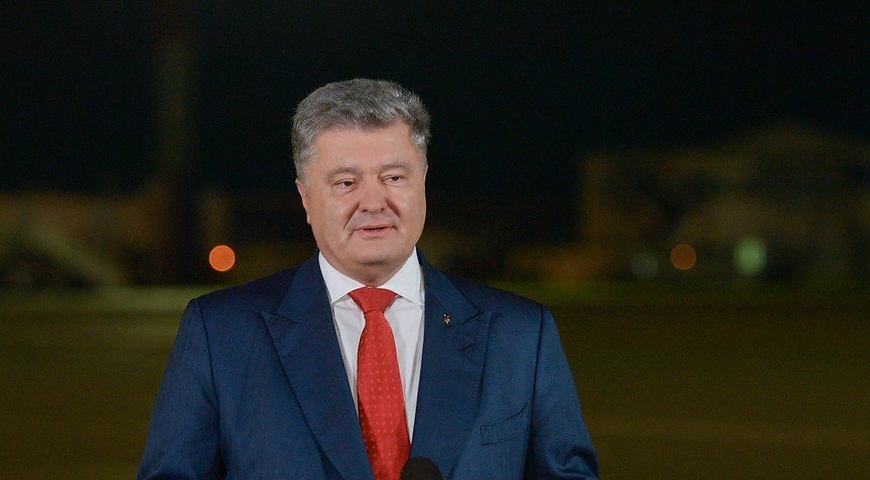 Не зважаючи на свій вихідний, президент Порошенко екстренно прийняв рішення по війні з Росією. Це змінить хід історії