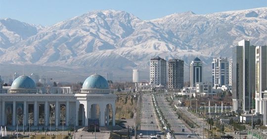 Газ, соль, вода — бесплатно… Электричество — бесплатно… Топливо бесплатно… Это Туркменистан, самая бедная республика СССР
