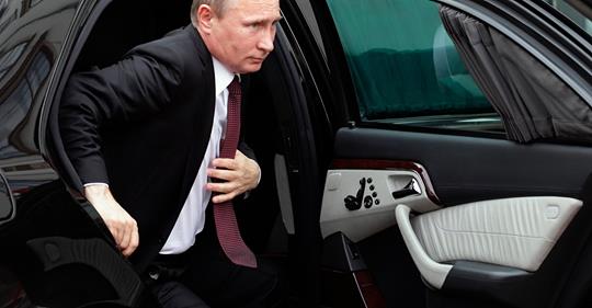 РОССИЙСКИЙ ПЕВЕЦ О ПУТИНЕ: «НА ТВОЮ МОГИЛУ БУДУТ ПРИХОДИТЬ, ЧТОБЫ ПЛЮНУТЬ И ОБЛИТЬ ПОМОЯМИ»