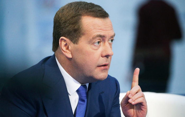 Кремль висунув Україні нахабний ультиматум: Медведєв сказав, що українці зобов’язані зробити для Москви