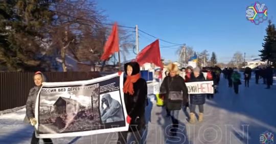 Жителі Омська: “Здали нас з потрохами! Здали нас, як БАРАНІВ! Ми РАБИ! Китайців завозять фургонами” (Відео)